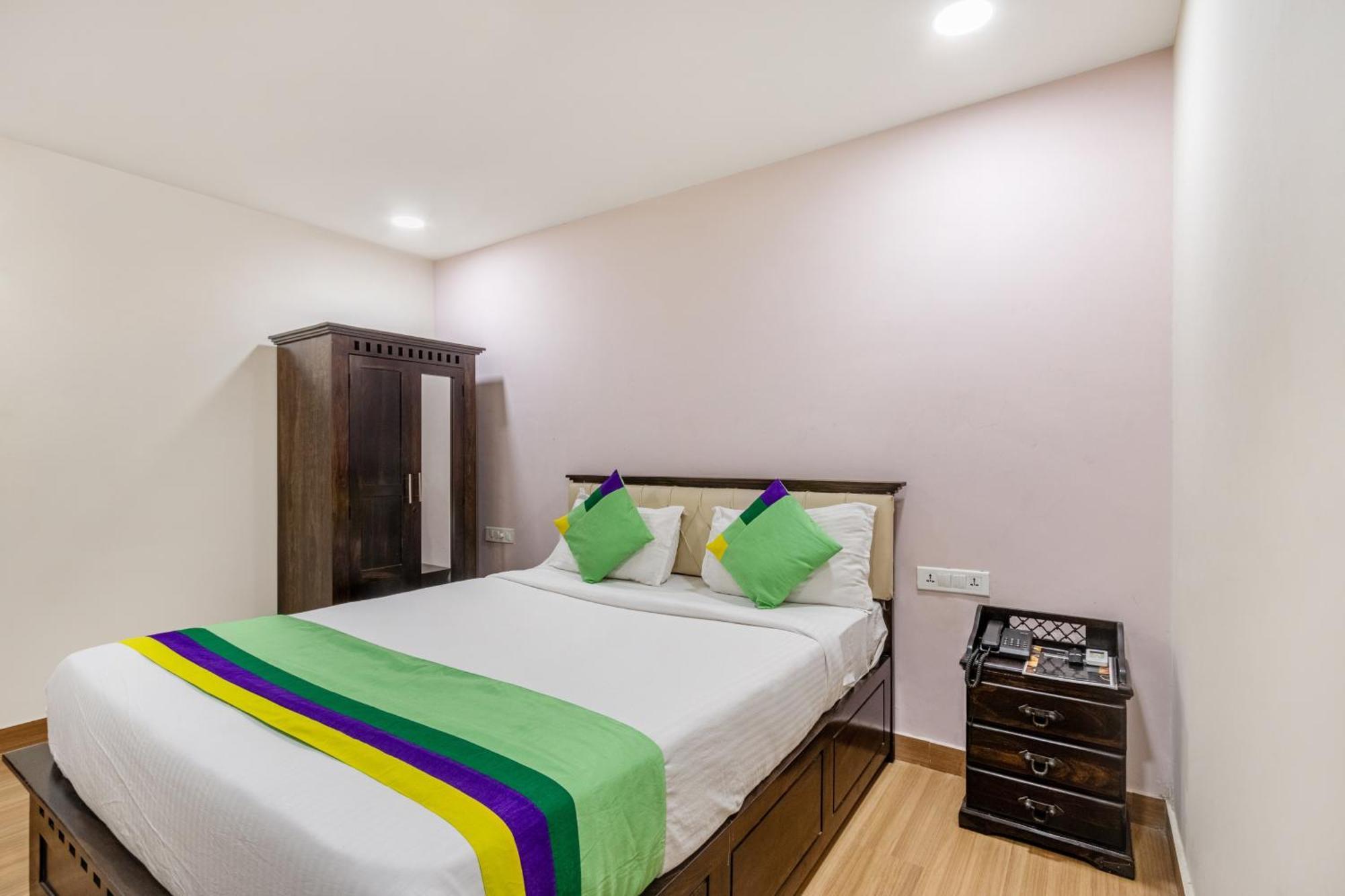 Hotel Treebo Purple Square Hyderabad Exterior foto